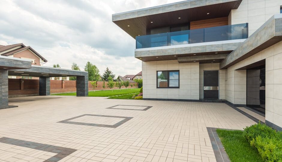 15 Must-Have Outdoor Living Features for 2026