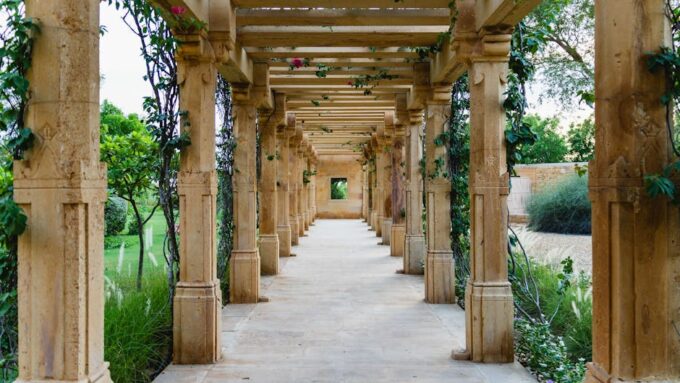 How to Use Hardscaping to Enhance Your Yard’s Aesthetics